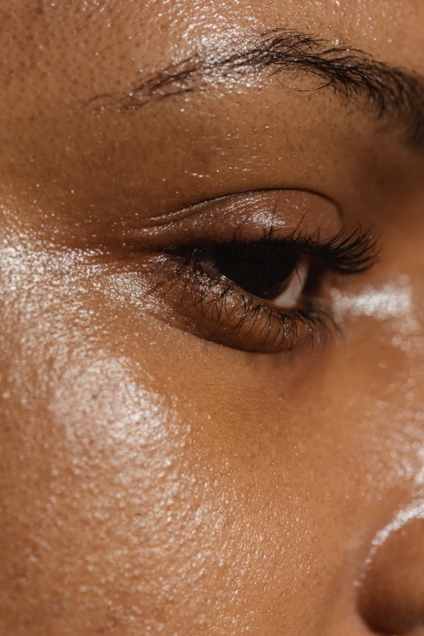contour des yeux en plan serré