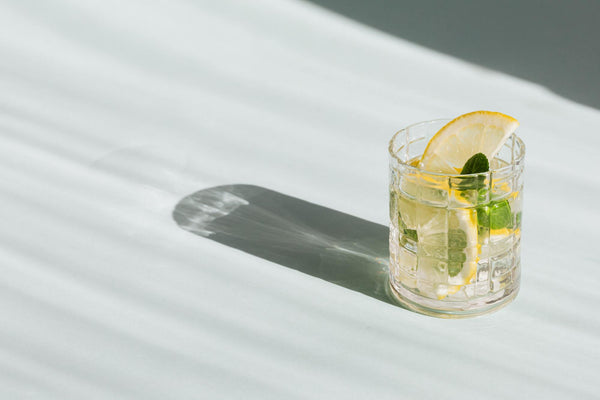 Thé blanc glacé : 5 recettes de cocktails pour l’été
