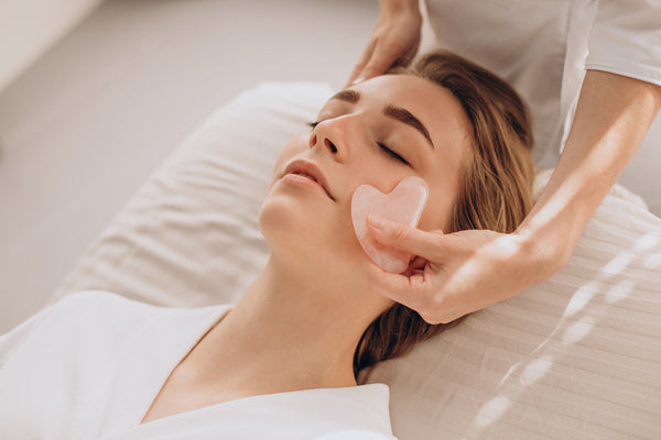 Massage Facial : 5 Bienfaits Incomparables pour la peau